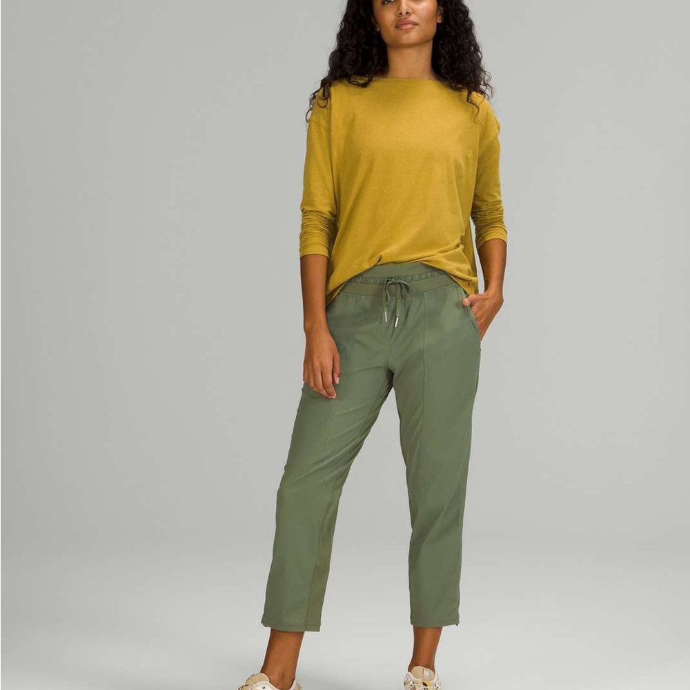Lululemon Dance Studio Crop *25"